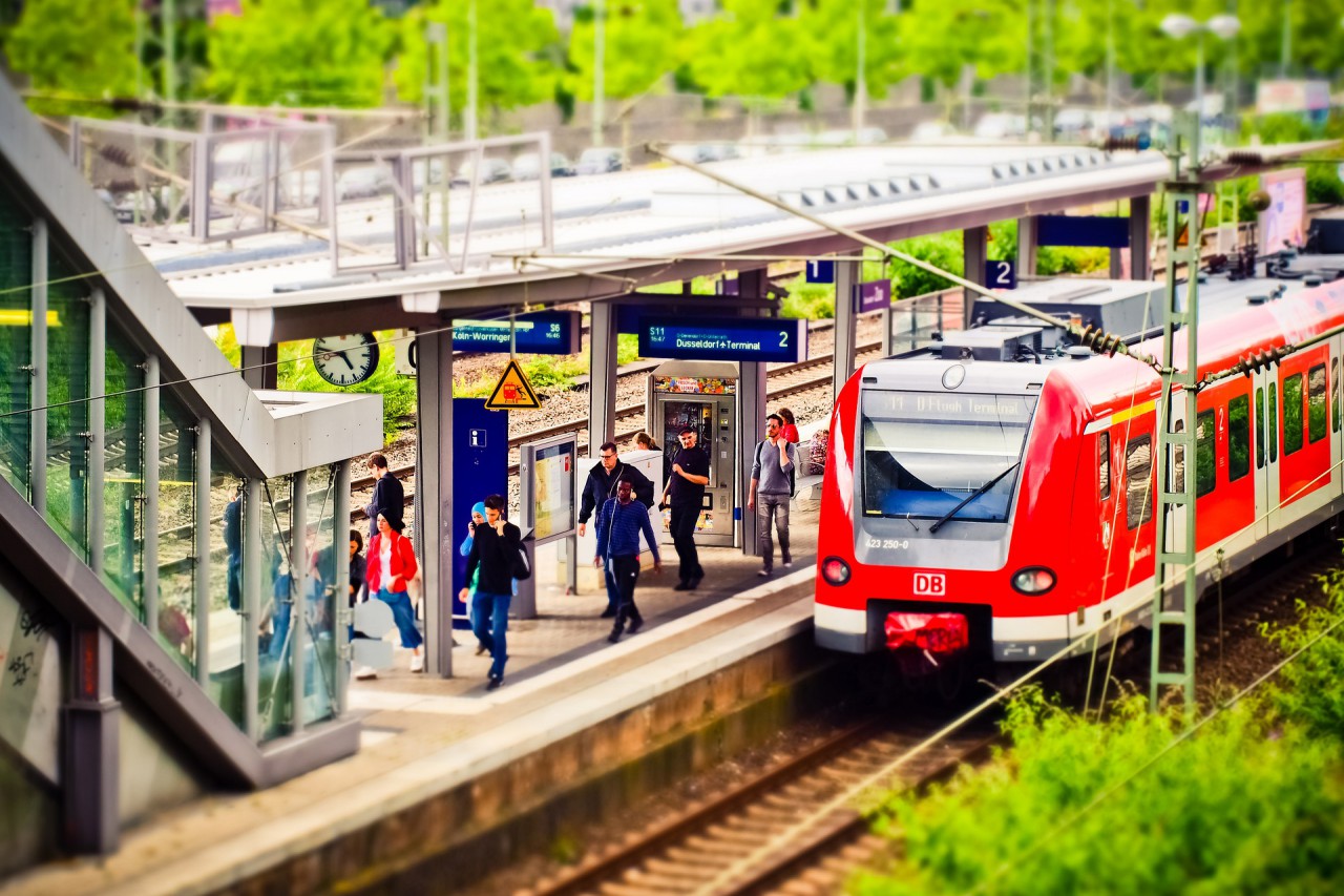 railway-station-3505547_1920